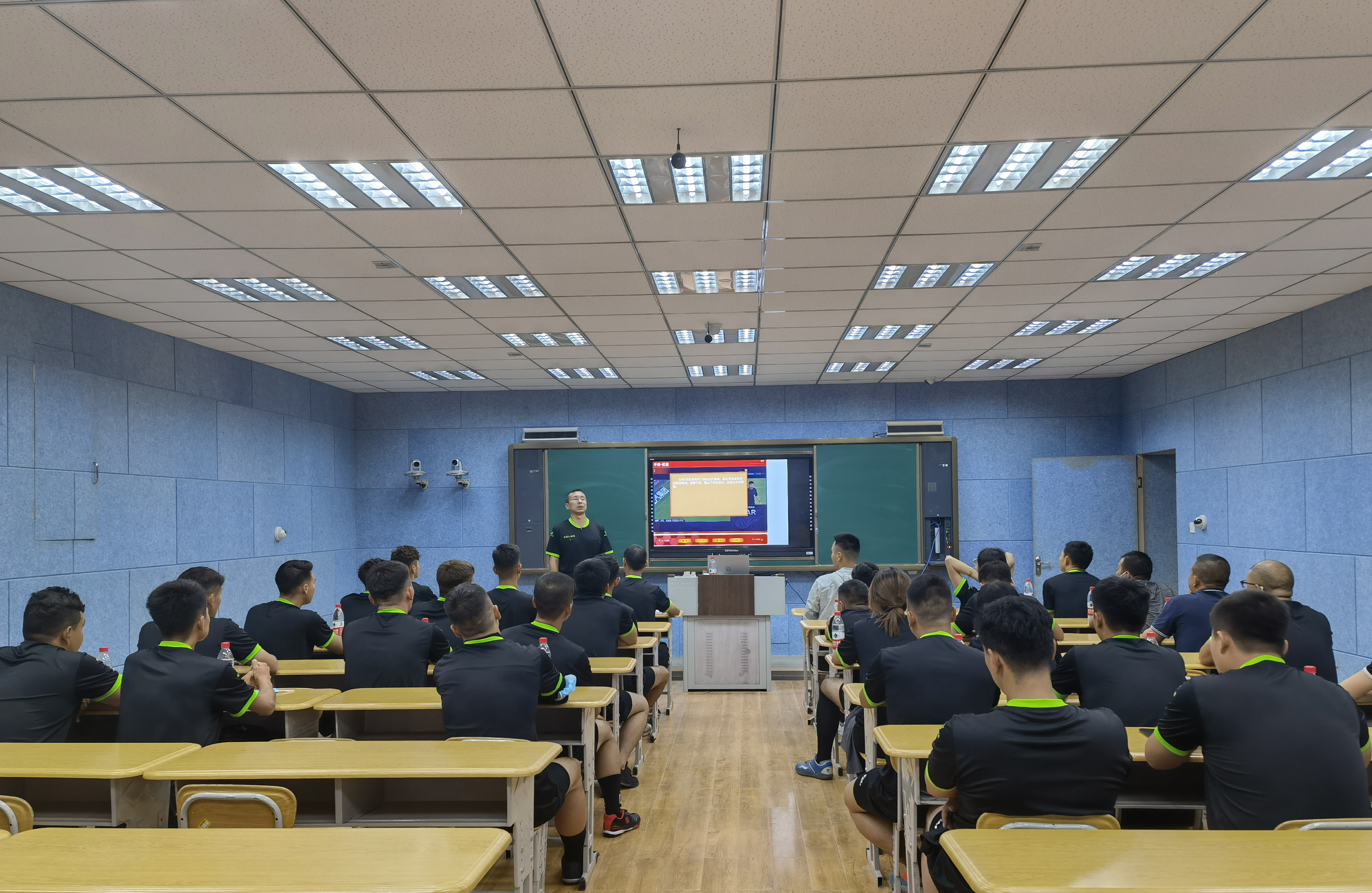 青少年足球裁判员国际交流项目落地，为裁判行业注入新活力的简单介绍