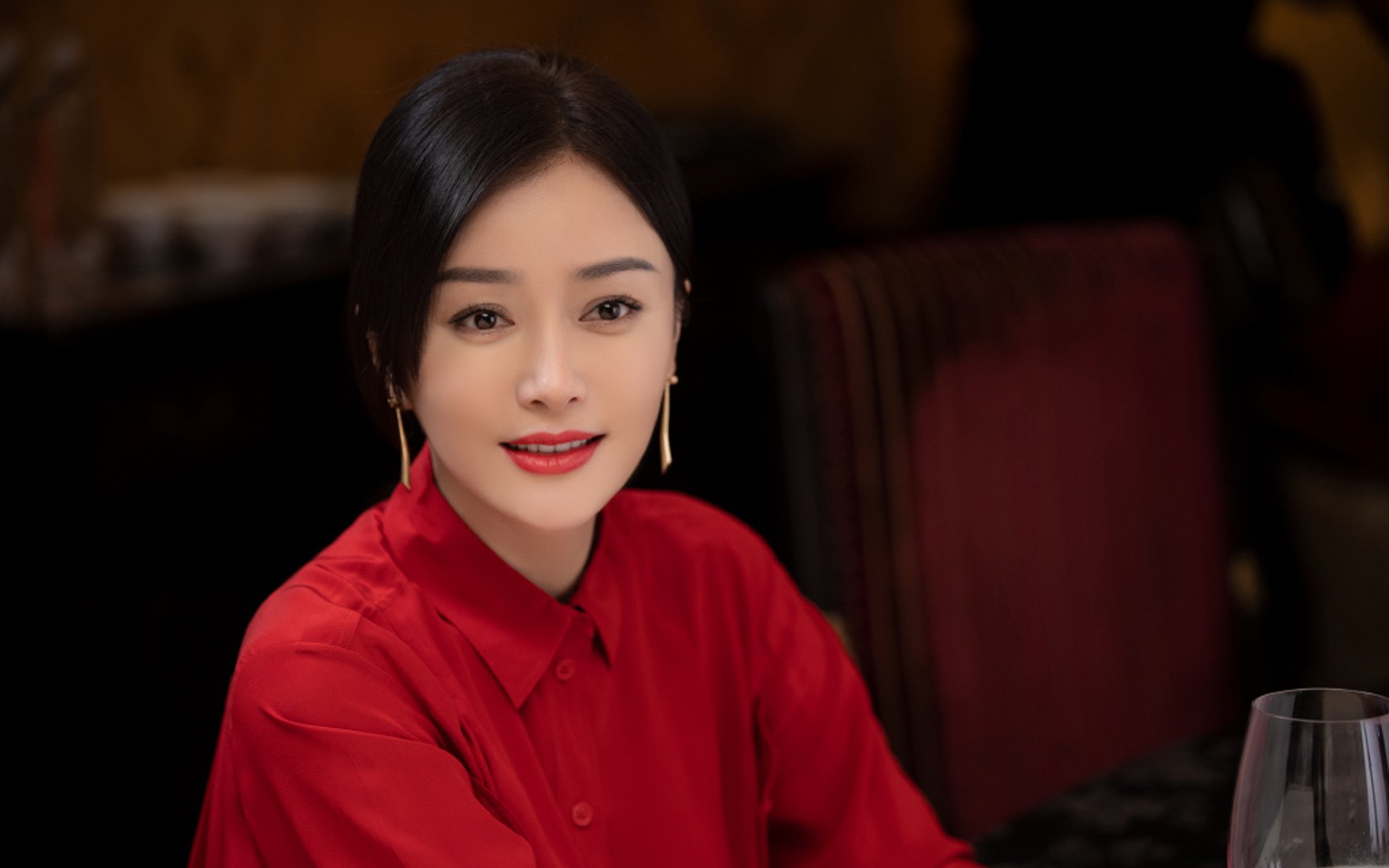 女子网坛再掀青春风暴，18岁新星斩获首冠，女子网坛历史地位排名