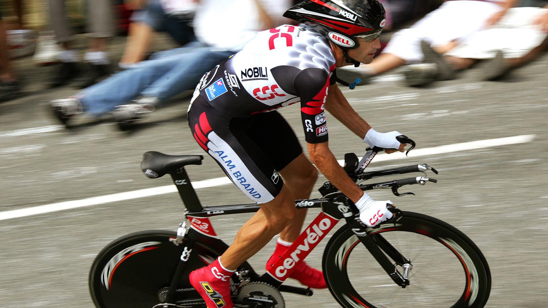 推动瑜伽与其他运动项目的融合发展，瑜伽与健身怎么结合