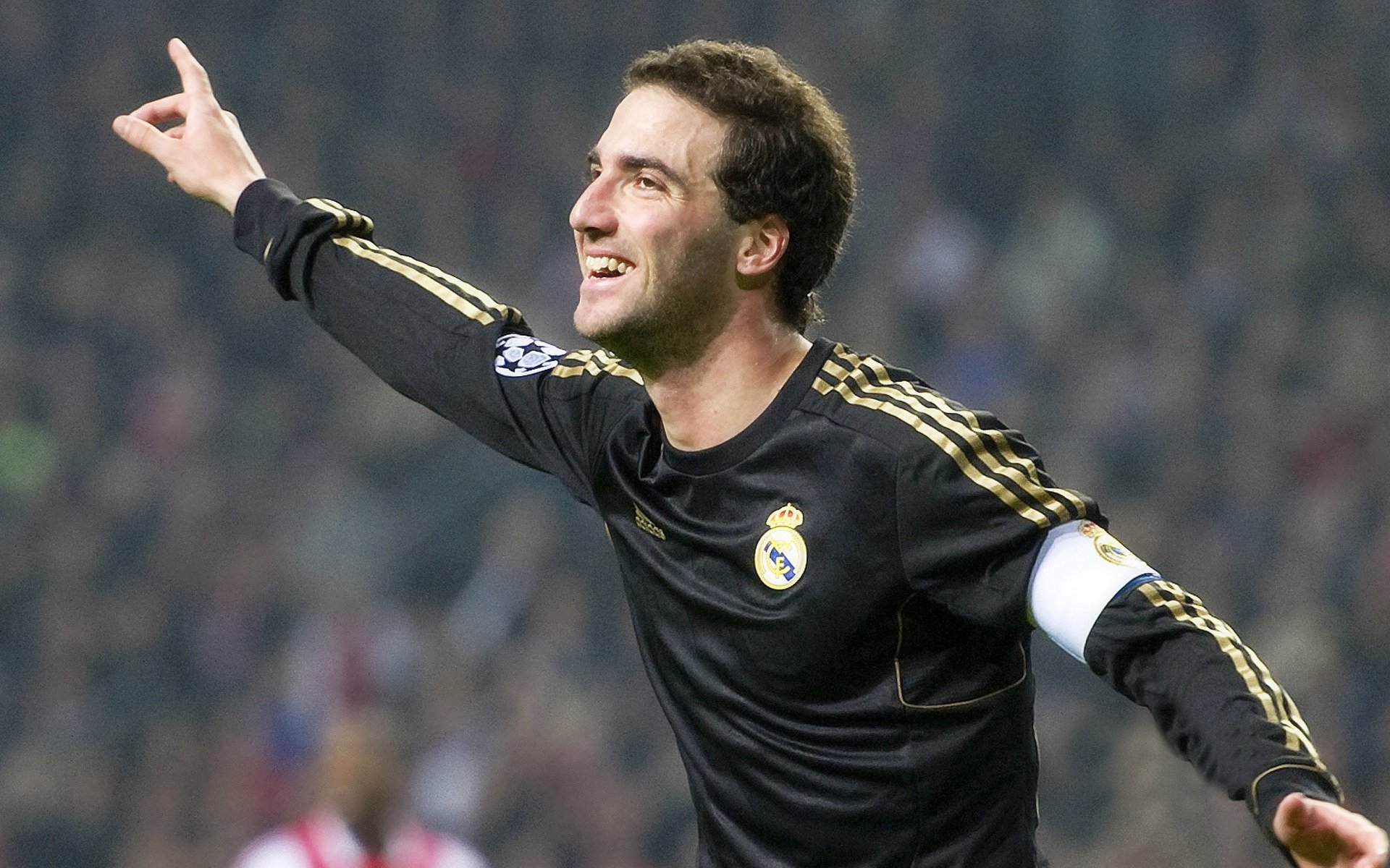 赛场“神操作”：突破、助攻、扣篮集锦不断刷新纪录，突破扣篮倾向